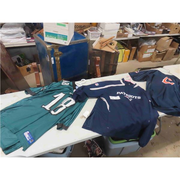 3 Jerseys : Eagles XL , Patriots , Bears 