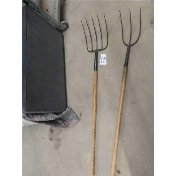 Hay Fork , Manuer Fork -We Have Both Ends Covered