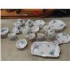 Image 1 : 33 Pieces of Royal Albert China