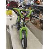 Image 2 : Youth's Half Shell Hero's Ninja Turtle Bike with Training Wheels - 14"