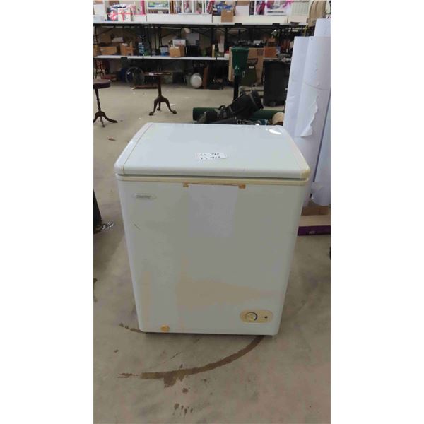 Danby Apartment Size Chest Freezer 21" x 25" X 32.5"