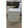 Image 1 : Danby Apartment Size Chest Freezer 21" x 25" X 32.5"