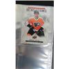 Image 3 : 2022-23 Upper Deck Hockey Binder with 4 Hobby Packs
