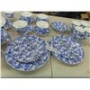 Image 2 : Maxwell William Place Setting Antique Blue - 40+ Pieces