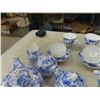 Image 4 : Maxwell William Place Setting Antique Blue - 40+ Pieces