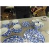 Image 6 : Maxwell William Place Setting Antique Blue - 40+ Pieces
