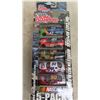 Image 10 : 2 Commemorative Racing 4 Pack Hot Wheels Racing - Tribute to Kyle Petty, 