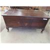 Image 1 : Cedar Chest - 1 Leg detached but here