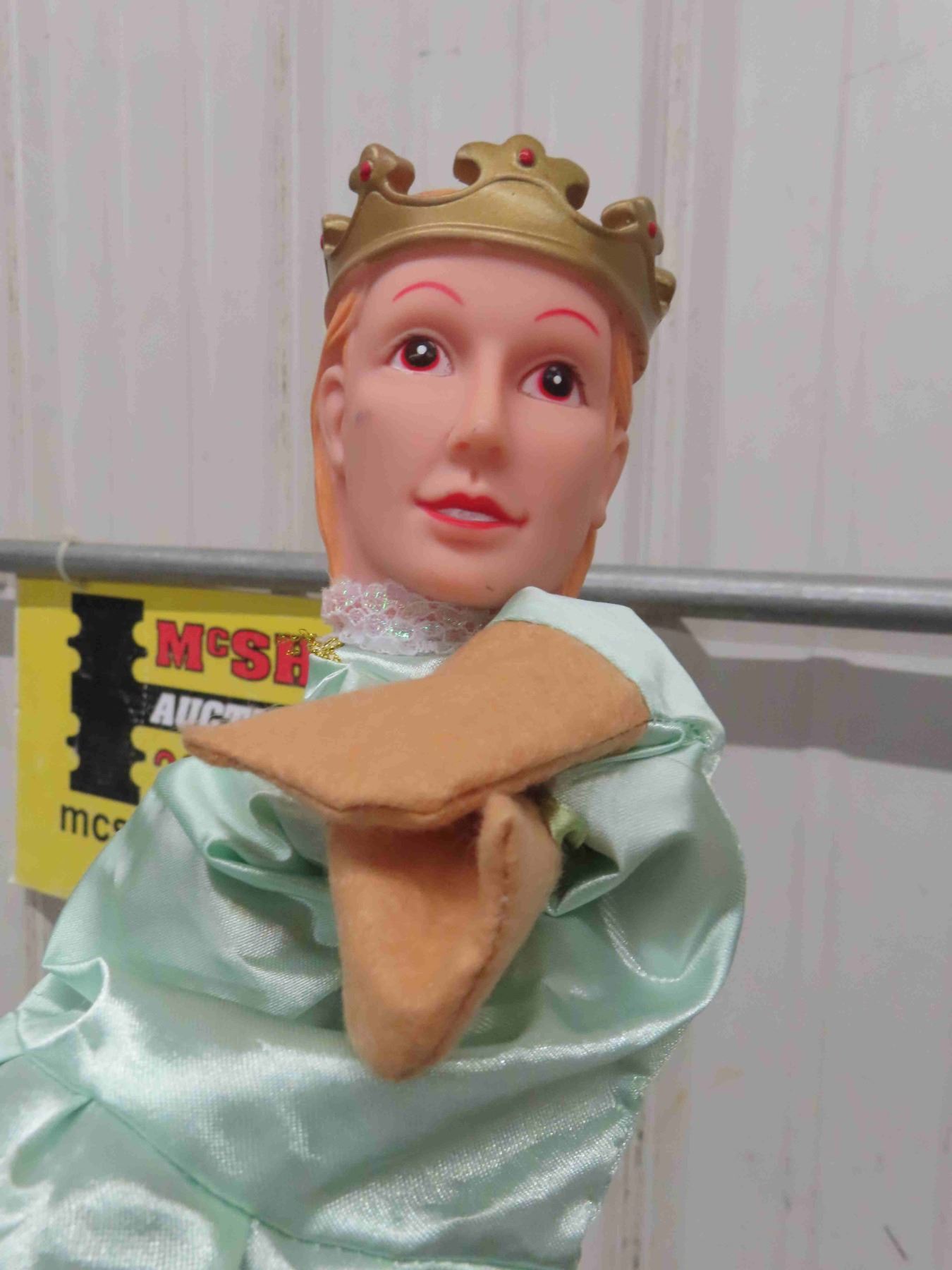6 Vintage Puppets : Lamb Chops , Frog , Cook , Princess , Queen ...