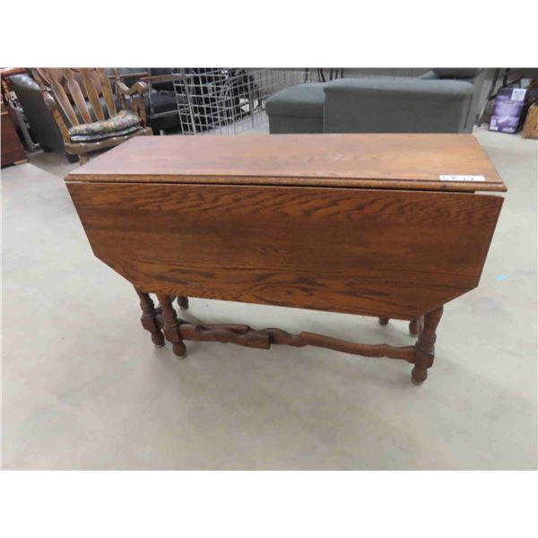Oak Gate Leg Table 29'' x 44'' x 45'' Extended Size 
