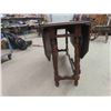 Image 3 : Oak Gate Leg Table 29'' x 44'' x 45'' Extended Size 