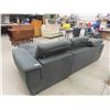 Image 6 : 2 Piece Sectional with Slide Out Hide a Bed and Adjustable Head Rest