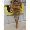 Image 4 : Pair of Vintage Snowshoes 44'' Long