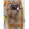 Image 5 : Pair of Vintage Snowshoes 44'' Long