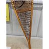 Image 6 : Pair of Vintage Snowshoes 44'' Long