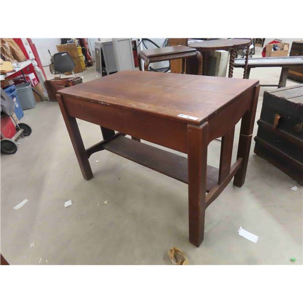 Oak Mission Desk 44'' x 36'' x 30 1/2'' 