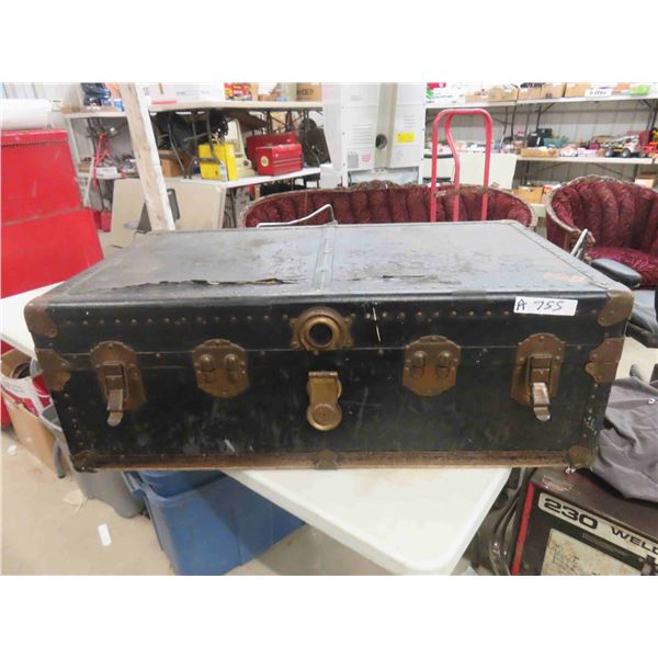 Trunk with Tray 13'' x 36'' x 21''