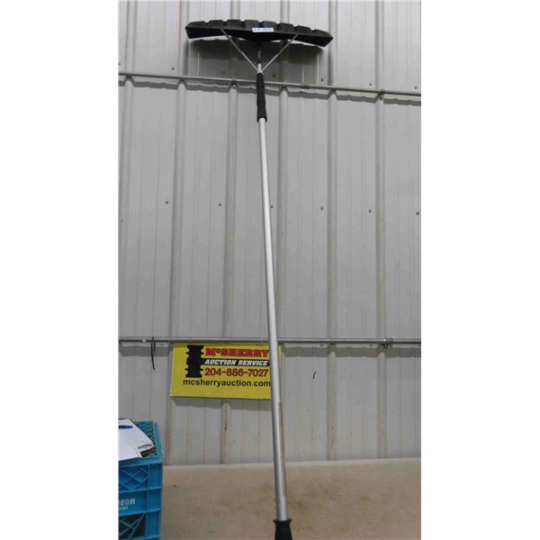 Extending Roof Rake for Snow