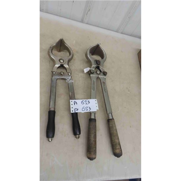 2 Burdizzo Castrators (ATTENTION DADS, Valentines Day is Not Far Away..)