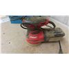 Image 7 : 3 Palm/Orbital Electric Sanders - 1 Dewalt, 2 Bauer