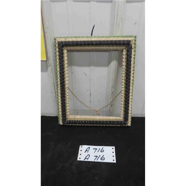 Vintage Wood 'Tramp Art' Frame 10 1/2'' x 12''