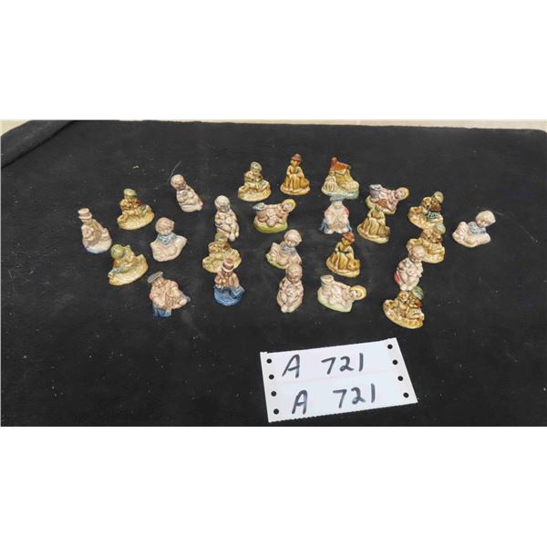 25 Red Rose Tea People Figurines
