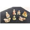 Image 3 : 25 Red Rose Tea People Figurines