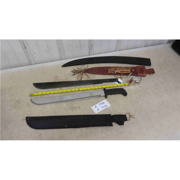 Vietnam War Machette, 2 Leather Sheaths, Machette with Sheath