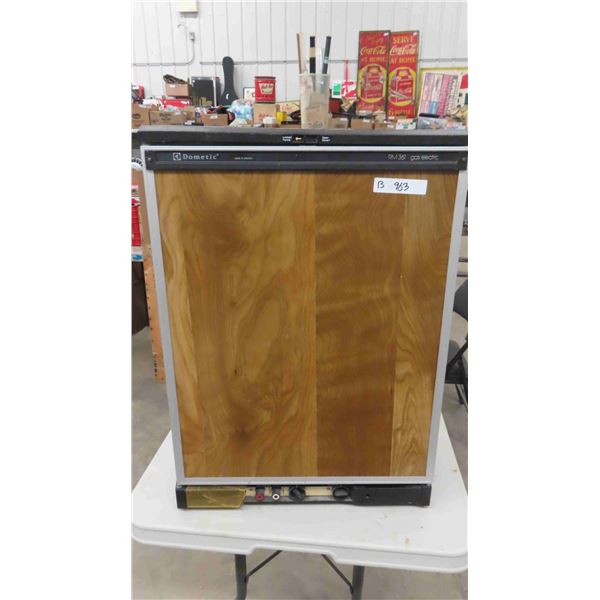 Motor Home Electric / Propane 12V Fridge 30'' x 20'' x 18''