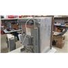 Image 5 : Motor Home Electric / Propane 12V Fridge 30'' x 20'' x 18''