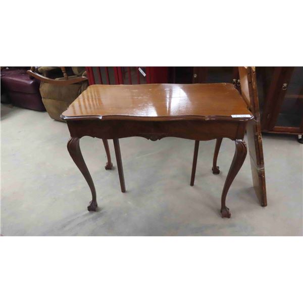 Chip and Dale Stand with 2 Leaf Extensions : Small Table without Leafs 30'' x 40''