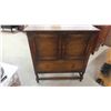Image 1 : Oak Dresser 39'' x 36'' x 18'' 