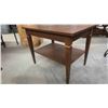 Image 4 : End Table/Stand 21'' x 28'' x 19''