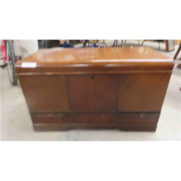 Cedar Chest with Bottom Drawer 23 1/2'' x 17 1/2'' x 38''