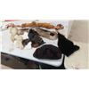 Image 7 : Furs, Hats, Shoes, Collar