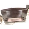 Image 2 : 2 Antique Radios - race Victor + 1948 GE