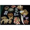 Image 1 : Lot Of Pins And Earrings