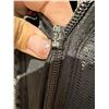 Image 2 : Protective gear zipper pull missing