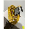 Image 1 : Work light and extension cord