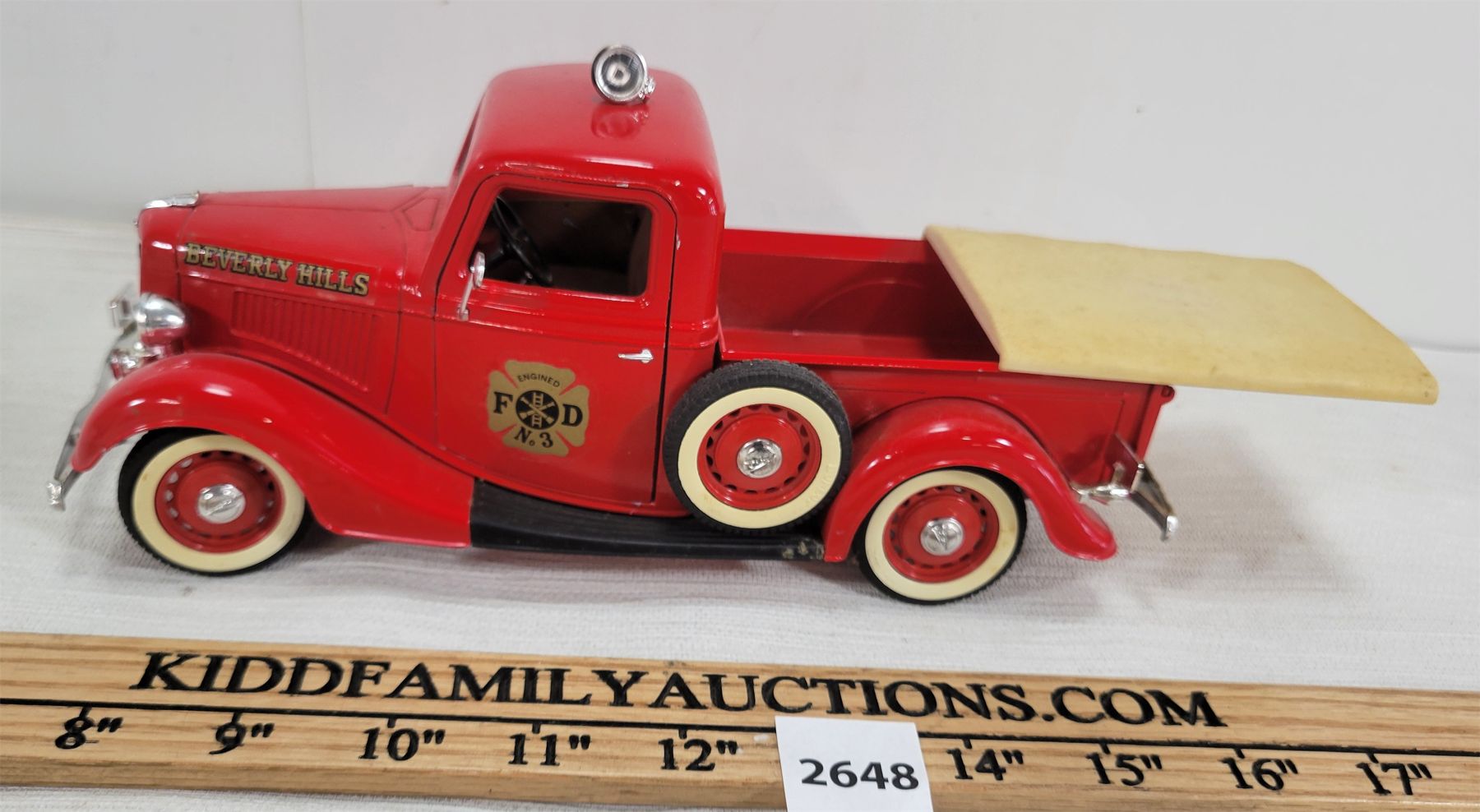SOLIDO PRESTIGE 1/18 Ford Pompiers Beverly Hills Ref 8026 En Très Bel SOLIDO PRESTIGE 1/18 Ford Pompiers Beverly Hills Ref 8026 En Très Bel