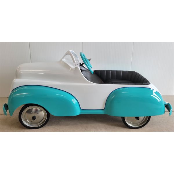 CHILDREN'S 1941 CHRYSLER PEDAL CAR