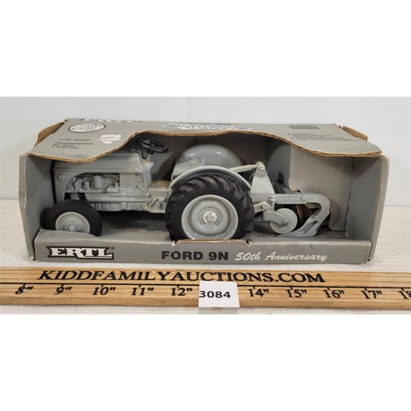 ERTL FORD 9N DIECAST TRACTOR - 1:16 SCALE