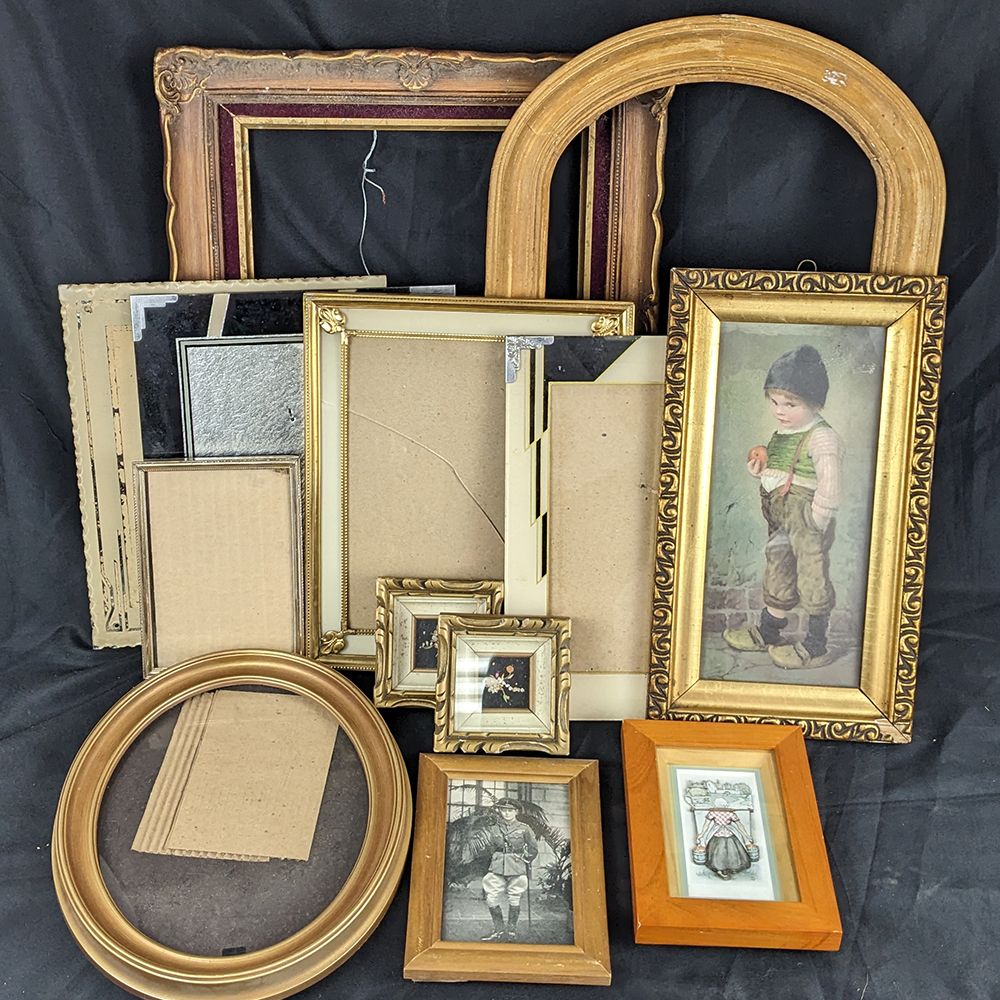 Lot of Mixed Vintage Frames & Pictures