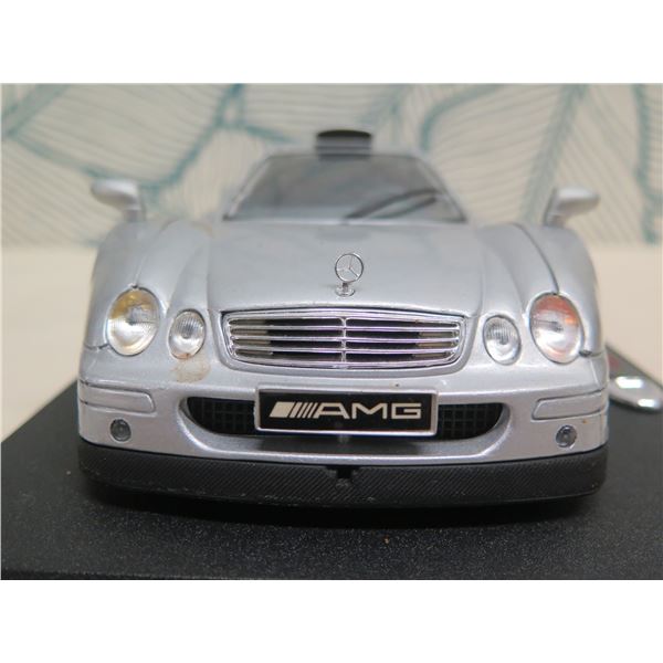 Mi colección de autos a escala.: 1997 Mercedes Benz CLK GTR AMG Street