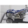 Image 2 : Jada Dragnut Die Cast Motorcycle in Display Case