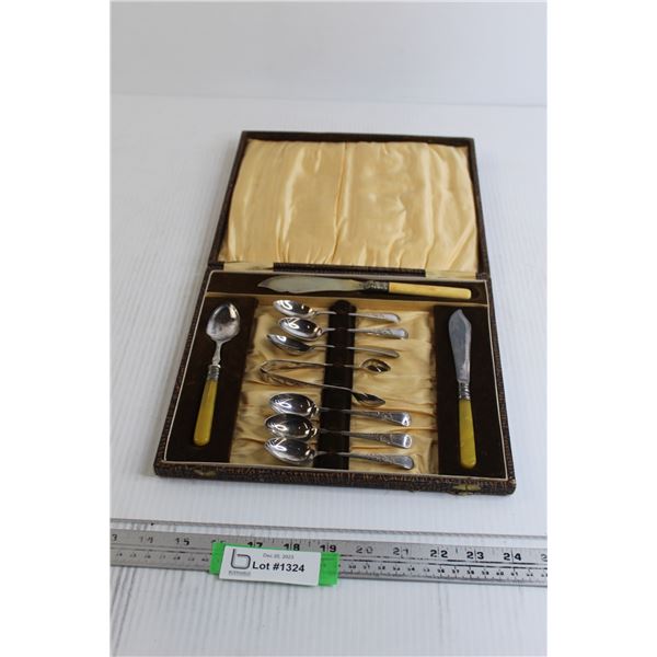 Silverplated Spoon-Knife Set