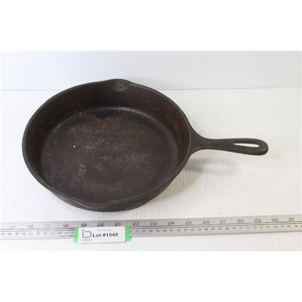 Wagner Ware #8 Cast Iron Frying Pan (10 1/2")