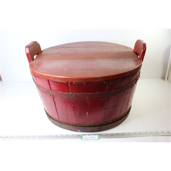 * Vintage Wooden Wash Tub (bottom support ring is loose - home made lid)