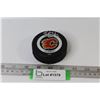 Image 1 : Calgary Flames Signed Hockey Puck