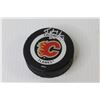 Image 4 : Calgary Flames Signed Hockey Puck